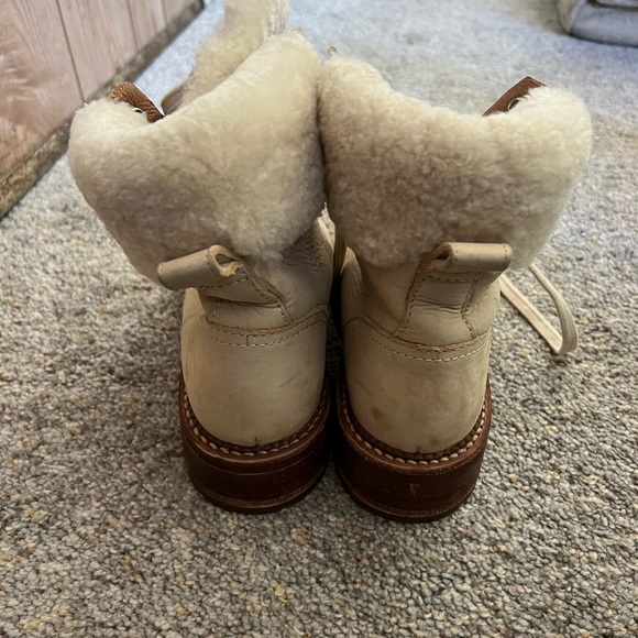 Frye Women’s Samantha Hiking Weatherproof Boot (Cream) - Size 7.5 - Picture 2 of 5